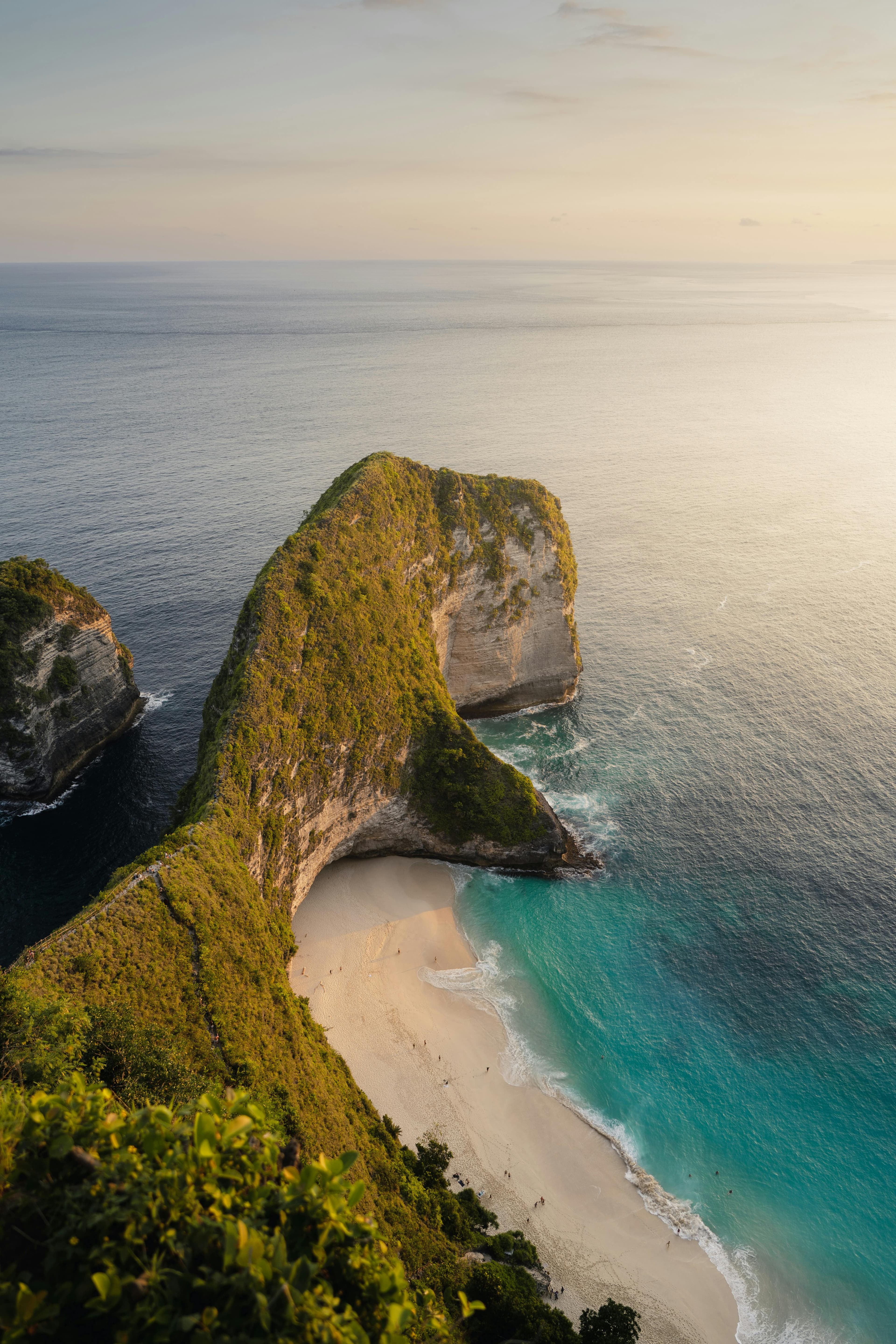 West Nusa Penida Tour: Broken Beach, Angel Billabong, Kelingking Beach & Crystal Bay Lunch Included.