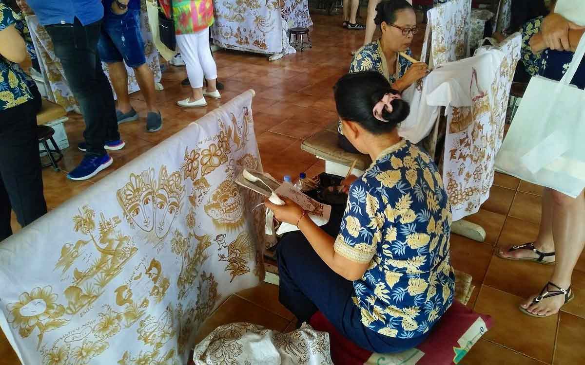 Ubud Art Village Tour: Barong Dance, Silver, Painting,Wood Carving & Batik Collection Image 8