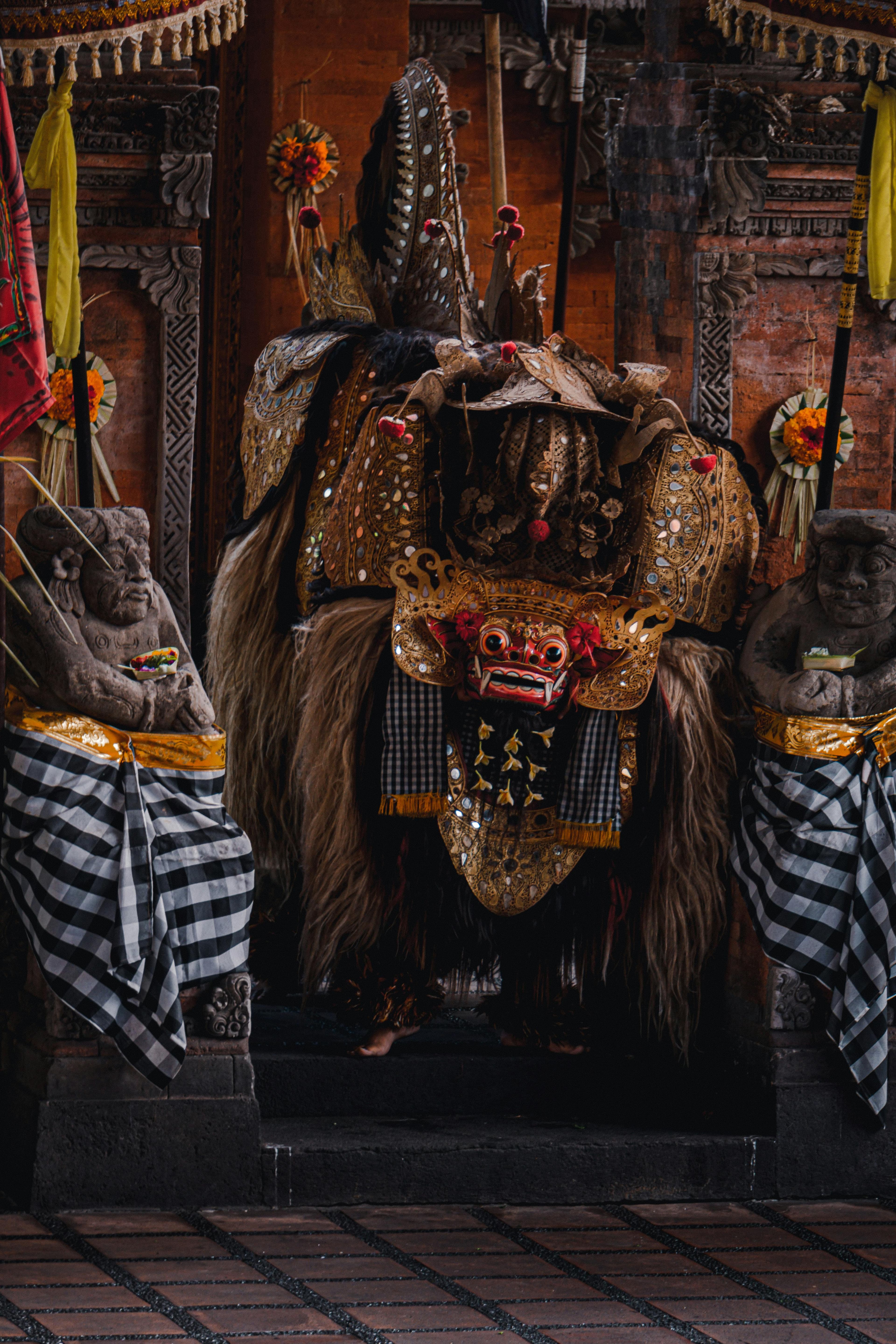 Ubud Art Village Tour: Barong Dance, Silver, Painting,Wood Carving & Batik Collection Image 2